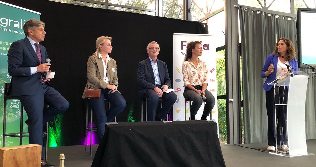 BartBuysse's tweet photo. #aboutyesterday: #FoodConnections, l’événement annuel de @fevia_be #Wallonie et @wagralim avec plus de 300 acteurs du #secteuragroalimentaire. #inspiration #seminars #networking #plenarysession #paneldebate #magic #fun #top! 👌👍💪💥 https://t.co/v2IyCPta2Z