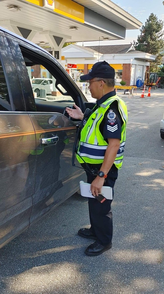 RoadSafetyKaren's tweet image. 👍🚦👮🏽‍♀️🚔🚨📵Today’s Operation Hang Up! A 1-day enforcement blitz that includes police &amp;amp; #CellWatch volunteers in 20+ communities in BC. Thank you @SurreyRCMP @surreyps @PreventCrimes @DPDTraffic @LangleyRCMP for joining forces today. #EyesFwdBC #LeaveYourPhoneAlone @RoadSafetyJo