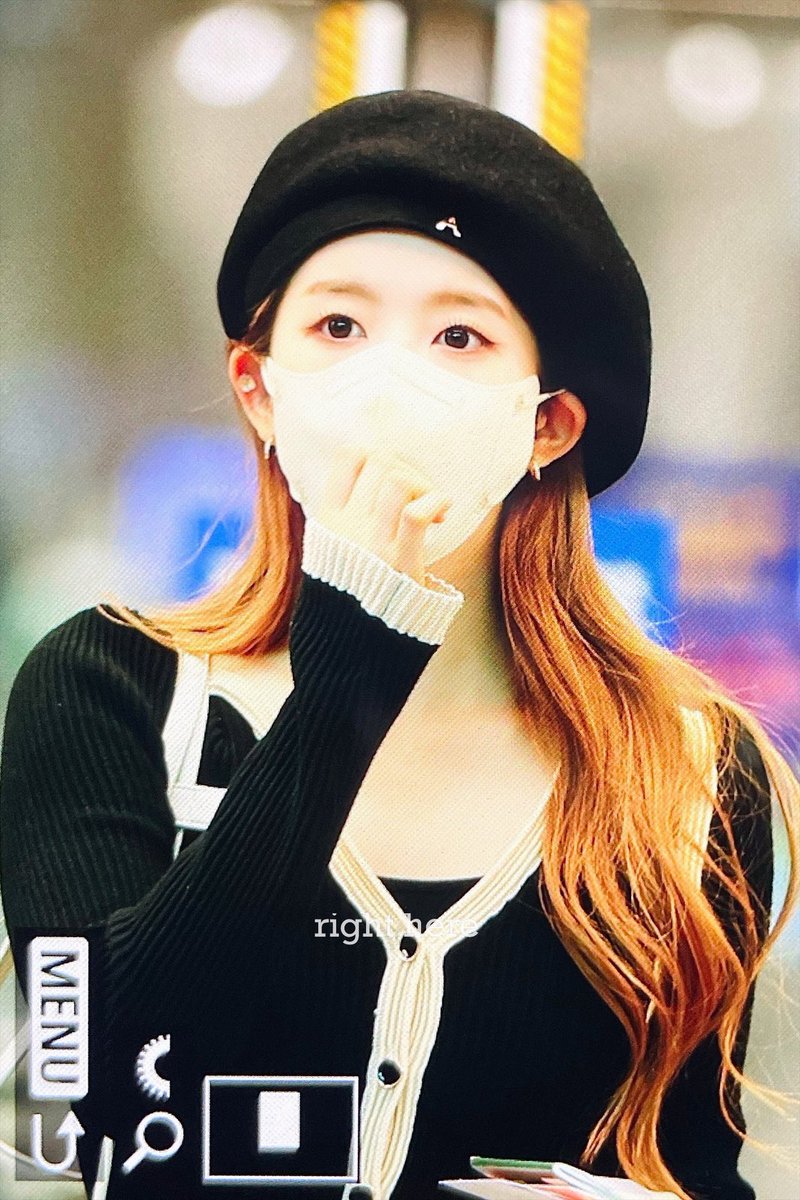 righthere_81's tweet photo. 220930 뵤 。。。 #스테이씨 #STAYC #시은 #SIEUN https://t.co/5lfJVcSrY5