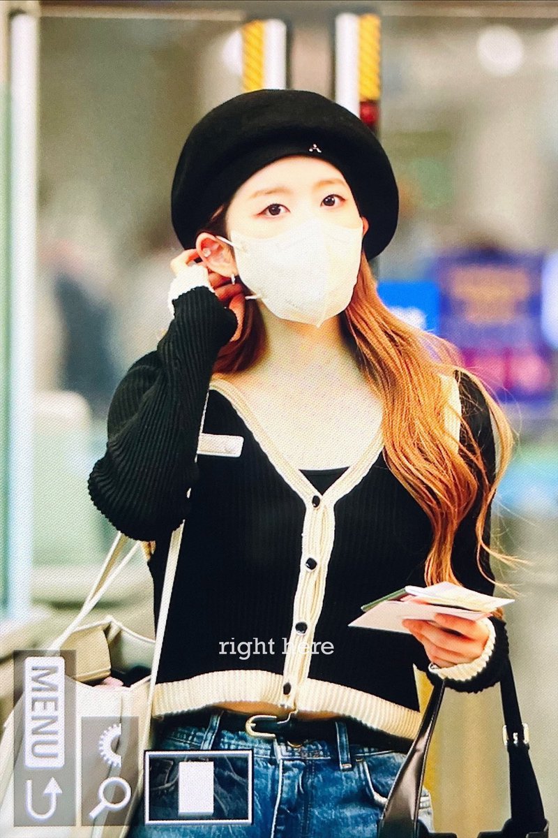 righthere_81's tweet photo. 220930 뵤 。。。 #스테이씨 #STAYC #시은 #SIEUN https://t.co/5lfJVcSrY5