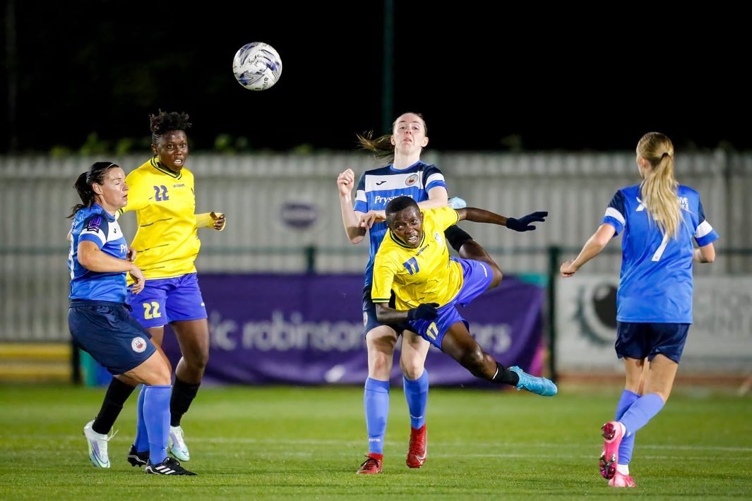 Tanfootball's tweet photo. Timu ya Taifa ya wasichana U17 Serengeti Girls imeibuka na ushindi wa mabao 3-0 dhidi ya  Timu ya wanawake ya  Southampton iliyopo Ligi Kuu ya England katika mchezo uliochezwa uwanja wa Snows Totton, England @serengetigirls @SouthamptonFC @azamtvtz @FIFAWWC https://t.co/ihjYojeUUQ