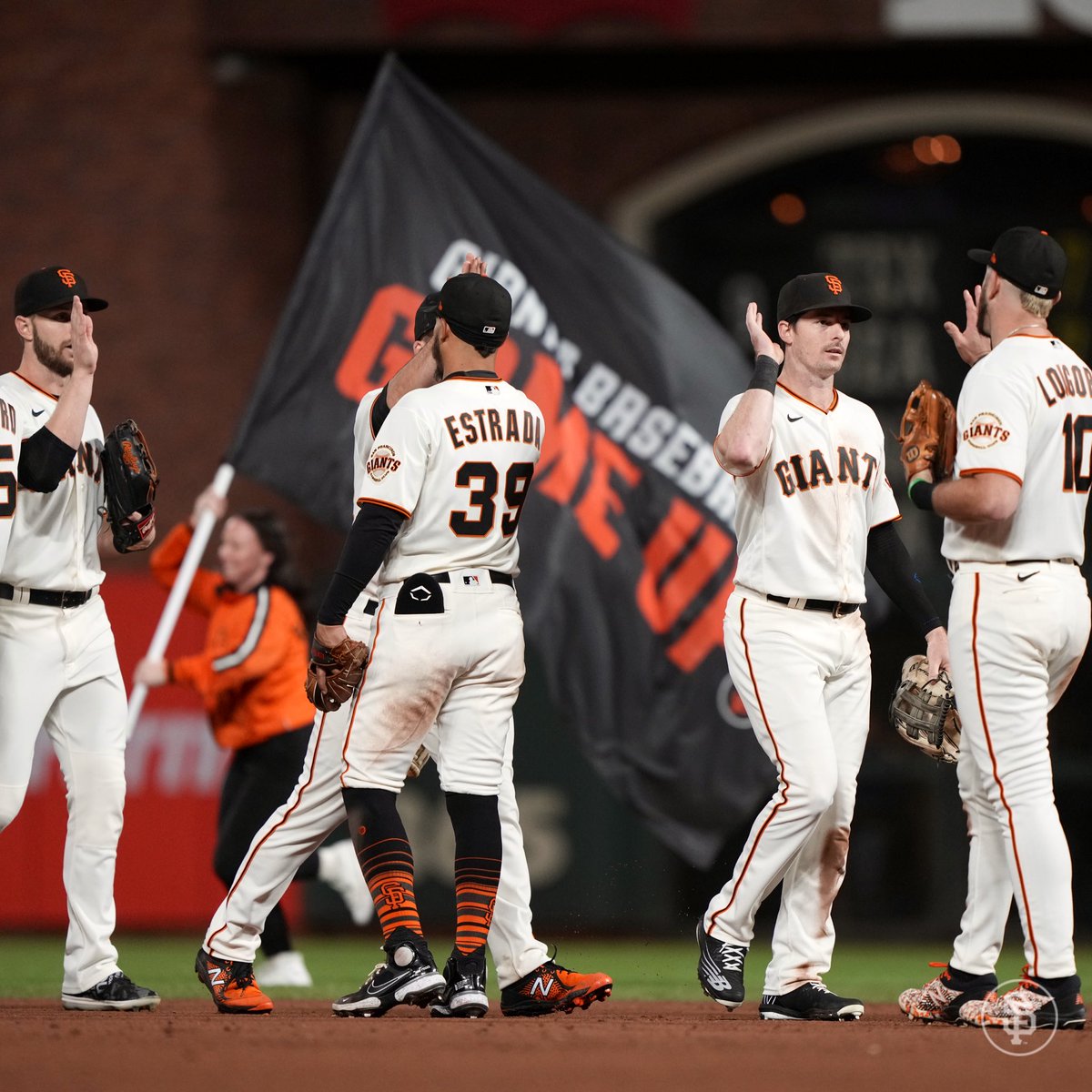 SFGiants tweet picture