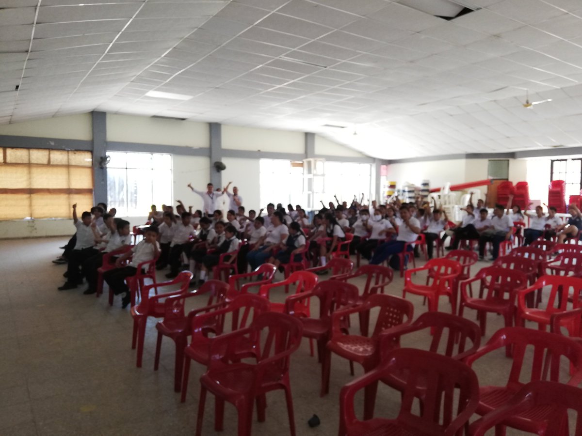 ninajakelynnara's tweet photo. Con el 80% de los municipios del Casanare 😎 Finalizamos en la IE Salvador en Nunchia,con el apoyo de @daimerpac llegamos con @EnTICconfio a más de 10.000 niños y jóvenes 🤗🇨🇴 Más seguros en internet. https://t.co/6xWOW7Dri3