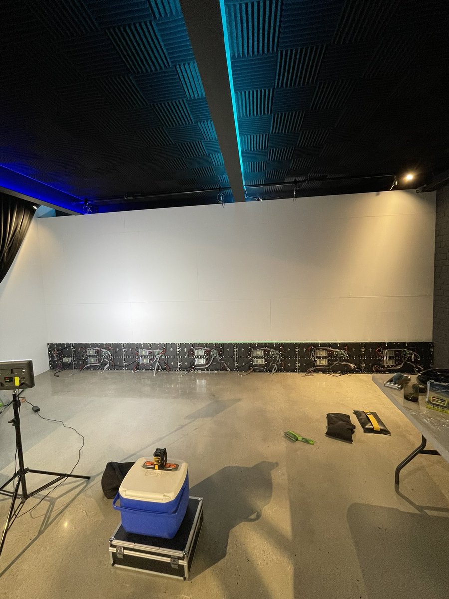 Fortune_Edits's tweet photo. Progress update on the wall. First row of panels is in, now it’s just perfecting where it’s all sitting making sure it all fits well. After this point all the other panels should fit snuggly 🤘 https://t.co/9PB2SVpAUD