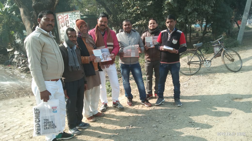 Sitapur_BJP's tweet photo. #शुभकामनाये_व_अभिनंदन_पत्र
यशस्वी लोकप्रिय जननायक प्रधानमंत्री आदरणीय श्री Narendra Modi जी के 72वे जन्मदिवस के अवसर पर ,सेवा पखवाड़ा कार्यक्रम के अंतर्गत #शुभकामनाये_व_अभिनंदन_पत्र कार्यक्रम ..
#BJP4UP
#HappyBdayModiji
#ModiJiAt72
#HamaraAppNaMoApp #HappyBdayModi https://t.co/pmju3eE0ik