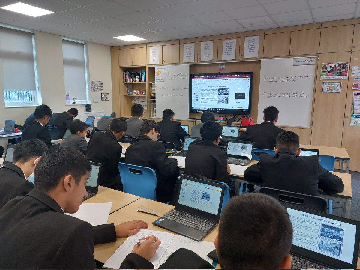 A fantastic lesson today for Ms P's year 10s using a blend of exercise books and Chromebooks to support students' learning in English. It's great to see more and more tech for learning being used!  <a href="/S_Parkins1/">Sarah Parkins</a> <a href="/MrsQuickEnglish/">Nicola Quick</a> <a href="/darcyprior/">Emma Darcy</a> <a href="/EnglishChallney/">Challney Boys English</a> @Mr_A_Bird <a href="/DrPEvans/">Patrice Evans</a>