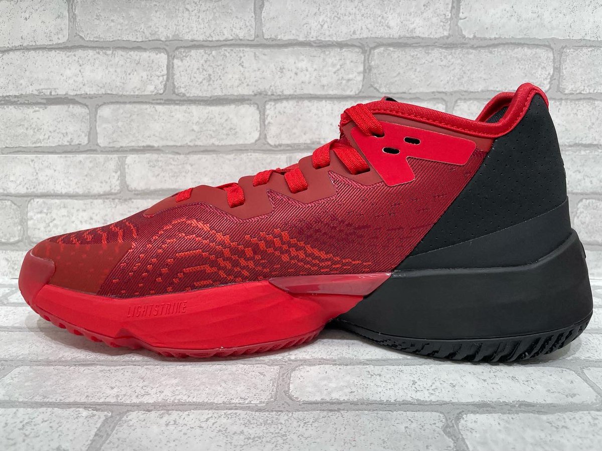 gallery2basket's tweet photo. 【10/1(土)発売】
adidas D.O.N. Issue 4
(GX6886)

https://t.co/hnBlYqMPeT

#gallery2 #ギャラリー2 #ギャラ2 #バスケットボール #バスケ　#basketball #adidas #adidasbasketball #nba #cavs #spida #donovanmitchell #donissue4 #donissue #買いたいより会いたい #そんなお店を目指して https://t.co/8ywBCha8S0