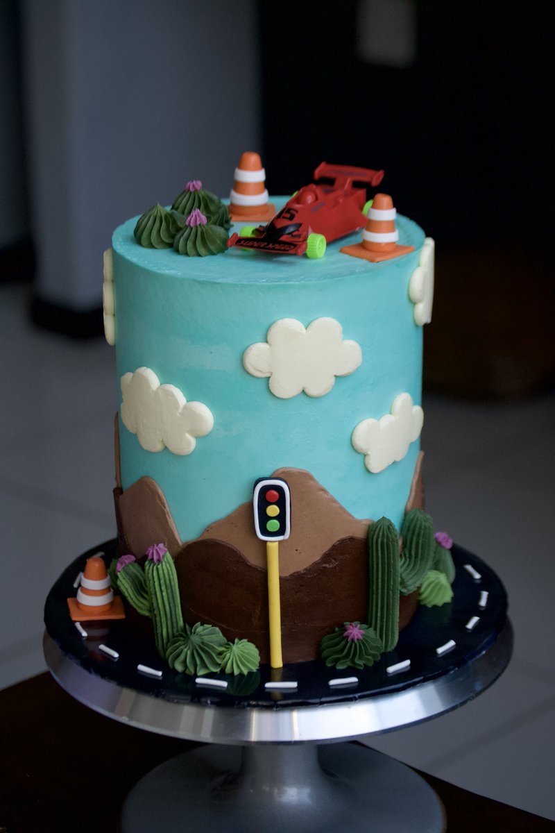 oombako's tweet photo. Vroom! Vroom! 🏎️💨

#OOMBAKO https://t.co/Zwp389aF8i