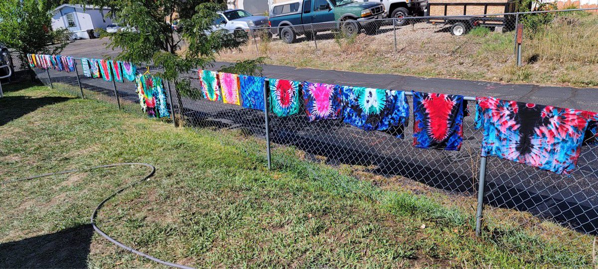 GhostColorado's tweet photo. G.H.O.S.T. has been hard at work making hundreds of spooky/fall themed tie dyes for the upcoming craft show in Loveland on Oct. 25th! 

Come support your fave local paranormal team 😃 

👉 Best Western Plus Loveland Inn 
5542 E US-34 
Loveland, CO 80537

Oct. 25th 3pm-8pm https://t.co/pj8TiMq74e
