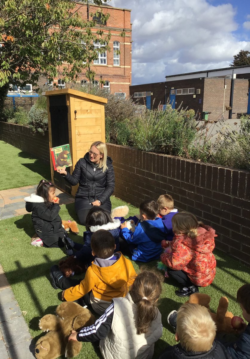 DeltaStrand's tweet photo. HMS Wizard enjoyed listening to Where's my Teddy in the sunshine, the children ate their fruit and shared a good book with their teddy bears from home! @DeltaStrand #WeLoveToRead #DeltaStrandReading #TeddyBear https://t.co/h5fjYTQm4C