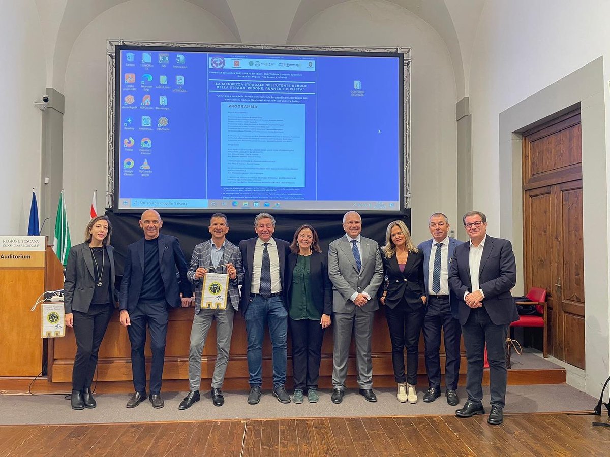 assborgogni's tweet photo. 29/09/22 La sicurezza stradale dell’utente debole della strada:runner,pedone,ciclista.Grazie al contributo del @crtoscana e alla collaborazione dell’AIMANC, @rotaryinternational e Ordine Avvocati Firenze.Molti spunti e lavoro da fare insieme! @antonio_mazzeo1977 @ste_giorge https://t.co/8skGmWiNqP