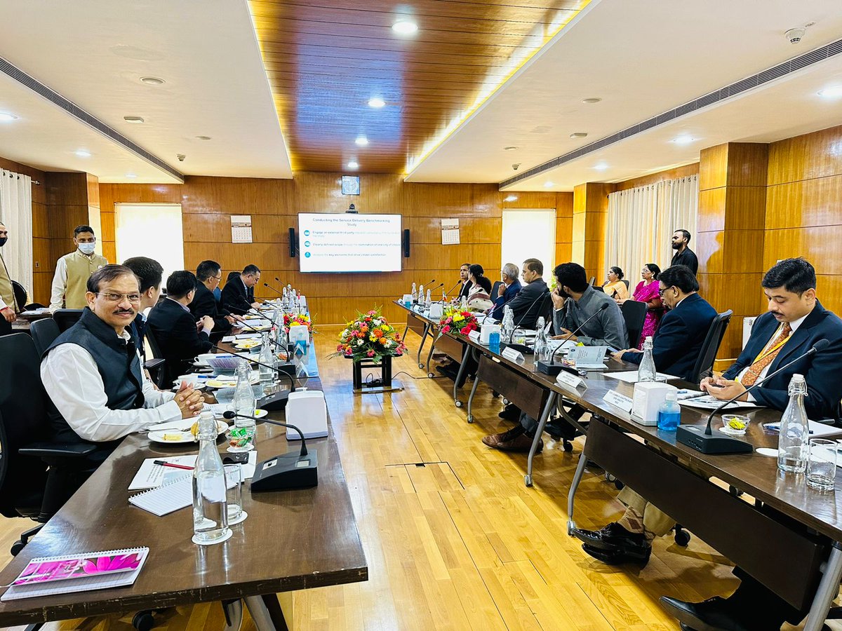 cgg_hyd's tweet photo. Part2/2
Sri Rajendra Nimje, DG, CGG representing Delegation India, presented the Good Governance Index (GGI), which is an Assessment of Governance of States, to the Singapore delegation.
#CGGHYD #GoodGovernance #GoodGovernanceIndex #DARPG #eGovernance https://t.co/sEjqapDN42