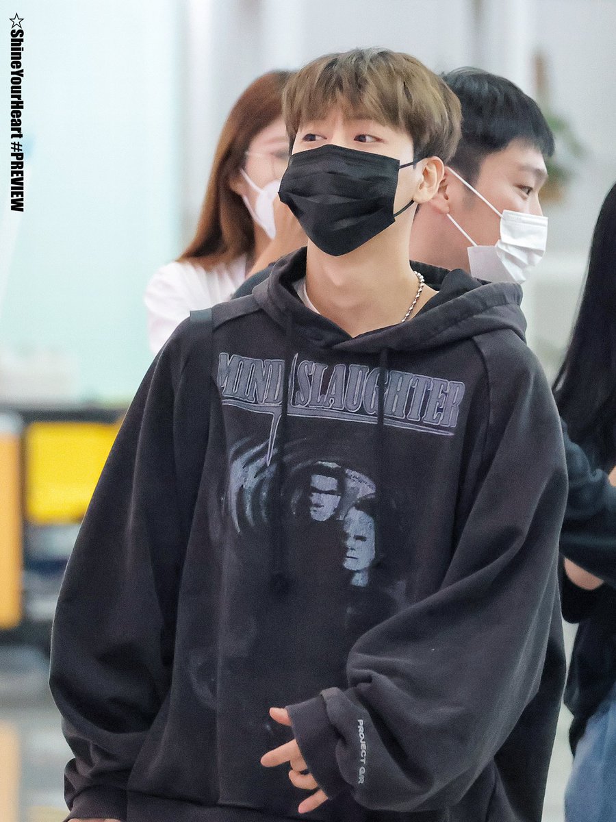 SYH19950208's tweet photo. ☆220930 인천 출국💚
#윤형 #송윤형 #Yunhyeong #SONG #ユニョン #아이콘   #iKON https://t.co/umYeUO8fWe