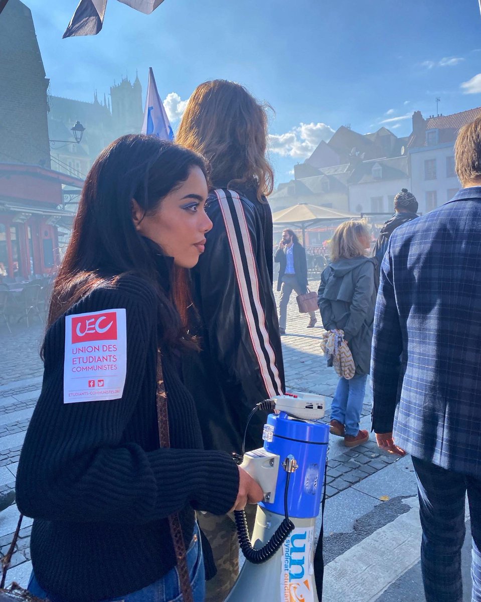 JCdu80's tweet image. 🔴🔴 GRÈVE GÉNÉRALE
Hier, la JC se tenait présente à l’occasion de cette première grève générale pour protester contre le coût de la vie, la précarité étudiante, la sélection parcoursup/master, la réforme des retraites et celle de l’assurance chômage ! 
Nous ne lâchons rien ! ✊