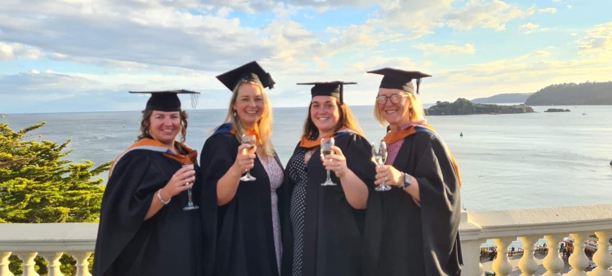 absinthe3434's tweet photo. Looking forward to celebrating later with our first qualified District nurses in over 15 years with in Cornwall. You deserve a fantastic day for all your hard work and I’m super proud off you all! 🎓🎓🎓🍾🍾🍾@CornwallFT @TheQNI @PlymUni https://t.co/YINjpWu0S4