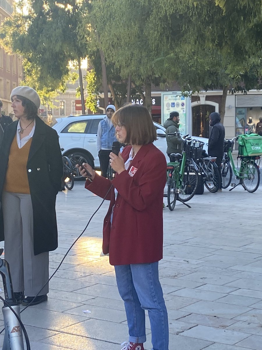 JCdu80's tweet image. 🟣🟣 MOBILISATION IVG

Mercredi la JC80 était présent à la mobilisation pour la defense de l’IVG partout dans le monde !
Nous étions ravis de voir qu’il y avait autant de jeunes parmi nous, prêts à se battre pour nos droits, et ceux de nos consœurs ! ✊