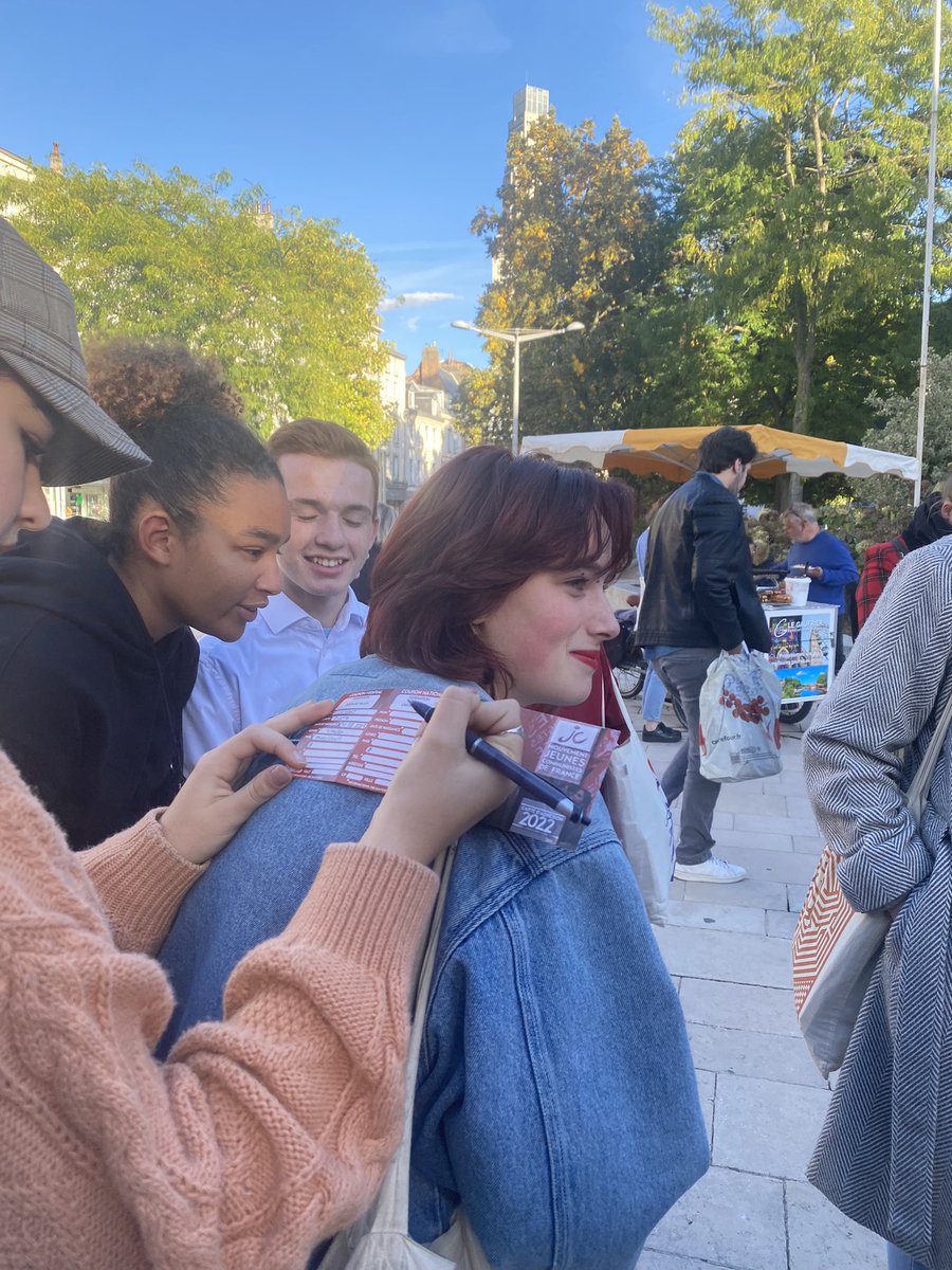 JCdu80's tweet image. 🟣🟣 MOBILISATION IVG

Mercredi la JC80 était présent à la mobilisation pour la defense de l’IVG partout dans le monde !
Nous étions ravis de voir qu’il y avait autant de jeunes parmi nous, prêts à se battre pour nos droits, et ceux de nos consœurs ! ✊