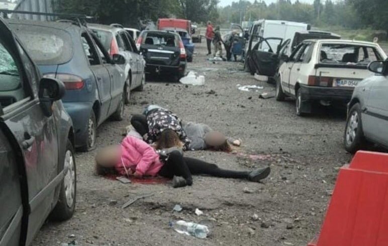 mrsorokaa's tweet photo. Losing on the battlefield, Russians deliberately murder civilians.

Russian strike kills 23, injures 34 near Zaporizhzhia. People were trying to pass the checkpoint to enter occupied territory, bringing aid and trying to evacuate relatives.

Russians are murderers and terrorists. https://t.co/3uRiVCxKfp