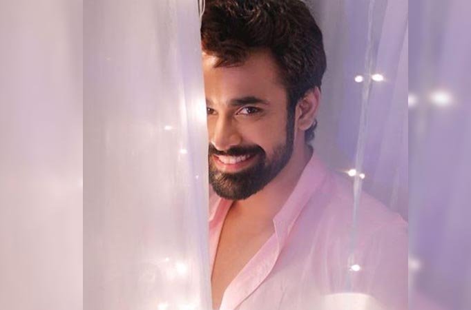 os3901489's tweet photo. As Fan i here to support Him #PearlVPuri 
I always be there For whenever you need 

💟💟💟💟💟

#BiggBoss16 
@BiggBoss 
#bbnews https://t.co/8ebet84aOZ