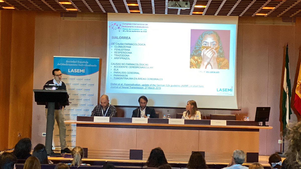 LASEMI_es's tweet photo. @farmaRunner Vocal de #lasemi nos cuenta el uso de nuevas formas farmaceuticas: Piruletas en su uso en #xialorrea o #xerostomia como #medicamentoindividualizado #cadapacienteesdiferente https://t.co/tS1wbO12pf