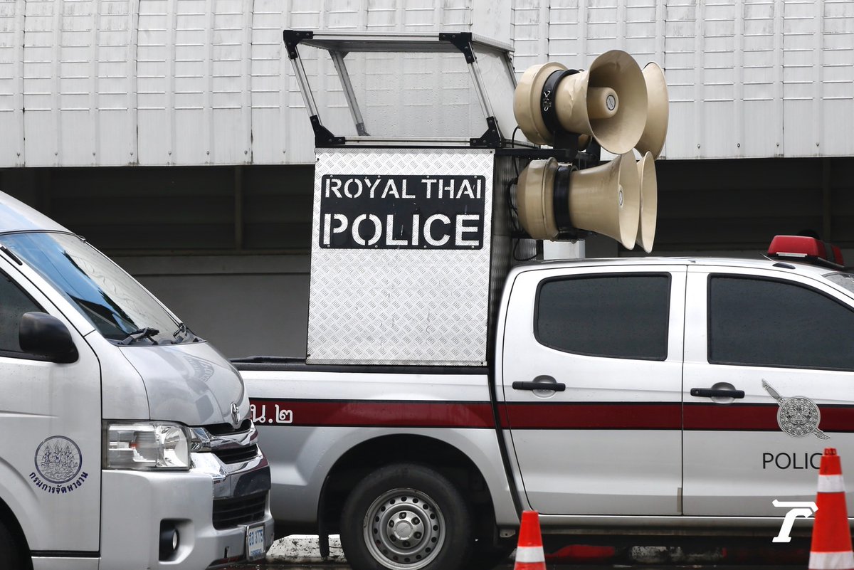 Thairath_News's tweet image. คฝ. นำกำลังพล เตรียมรถน้ำแรงดันสูง (จีโน่) รถคุมผู้ต้องหา และรถขยายเสียง เพื่อรักษาความปลอดภัย ช่วงที่ศาลฯ อ่านคำวินิจฉัย เกี่ยวกับ 8 ปี ตำแหน่งนายกรัฐมนตรีของ พล.อ.ประยุทธ์ จันทร์โอชา ในเวลา 15.00 น.

#ประยุทธ์ #นายก8ปี #ไทยรัฐออนไลน์