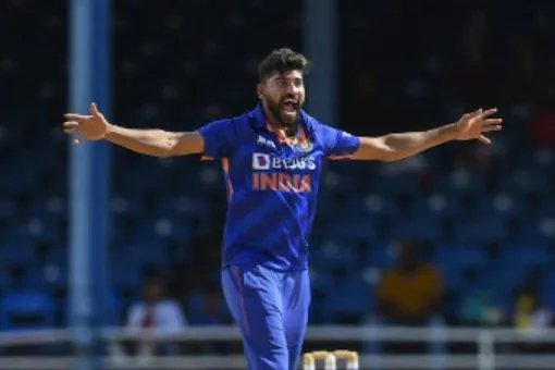 stumpire's tweet photo. Mohd. Siraj replaces injured Jasprit Bumrah for the remainder of the T20I series against South Africa. 

#JaspritBumrah #siraj #INDvsSA #INDvSA #Cricket #CricketTwitter https://t.co/GAec1uwT1n
