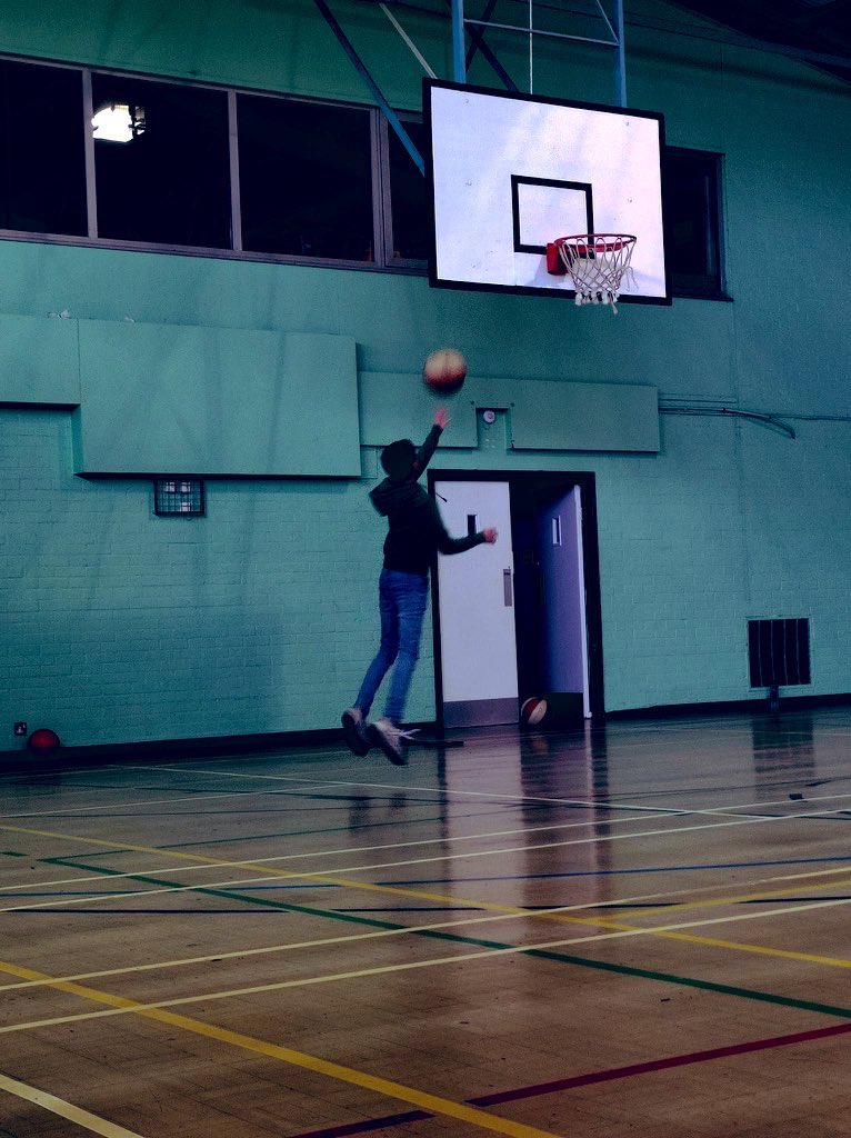 Happy Friday! With sports fixtures, shopping and surfing trips lined up, our boarders are ready to jump into the weekend.

#iloveboarding #boardingschool #DiscoverShebbear