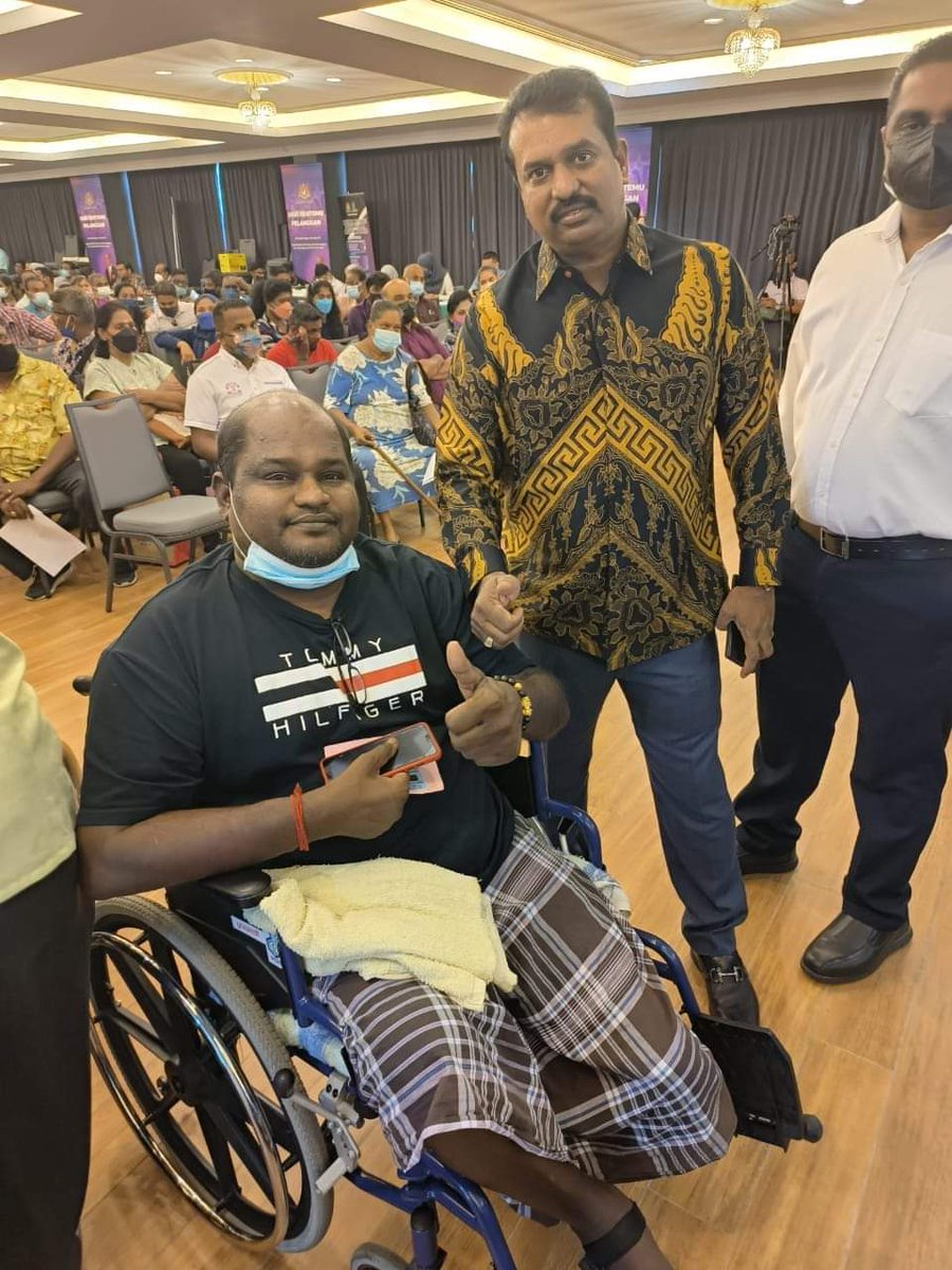 AnanthanSoma's tweet photo. Menghadiri Hari Bertemu Pelanggan bersama YB Datuk Seri M. Saravanan, Menteri Sumber Manusia di Dewan Netaji, Ibu Pejabat MIC, Kuala Lumpur pada 29.09.2022.
#DrSAnanthan #TYTTSV #MIC https://t.co/A5kJu6apIC