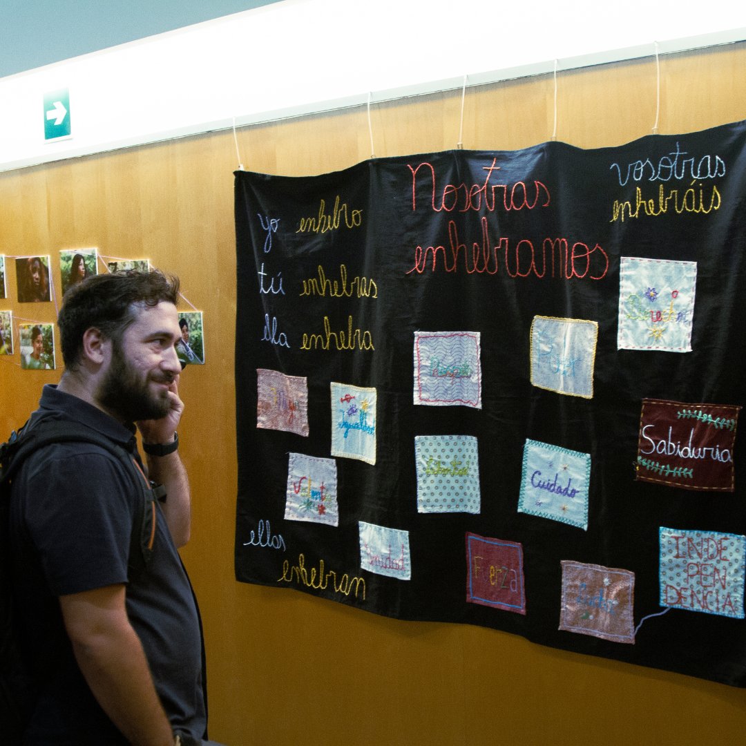 abd_ong's tweet photo. 📢 Últims dies per visitar l'exposició 'La Nostra Trama', del projecte europeu #MumsatWork a l'@EjLaFontana
💜 Una exhibició multimèdia, on podràs veure les fotografies de les participants del taller i escoltar les seves històries amb un codi QR
👉 https://t.co/G8rXRT7lxf https://t.co/HZkQNZMUdO