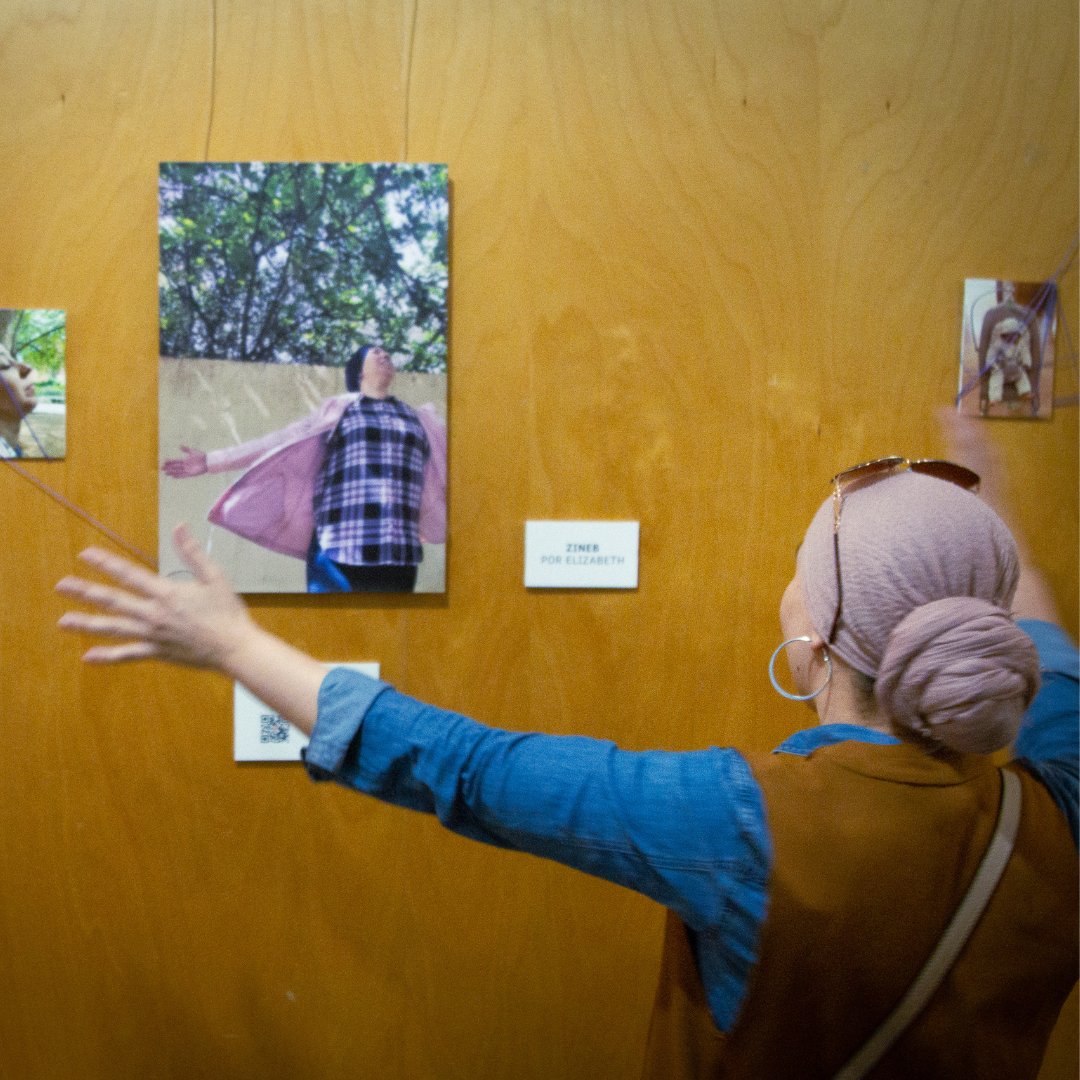 abd_ong's tweet photo. 📢 Últims dies per visitar l'exposició 'La Nostra Trama', del projecte europeu #MumsatWork a l'@EjLaFontana
💜 Una exhibició multimèdia, on podràs veure les fotografies de les participants del taller i escoltar les seves històries amb un codi QR
👉 https://t.co/G8rXRT7lxf https://t.co/HZkQNZMUdO