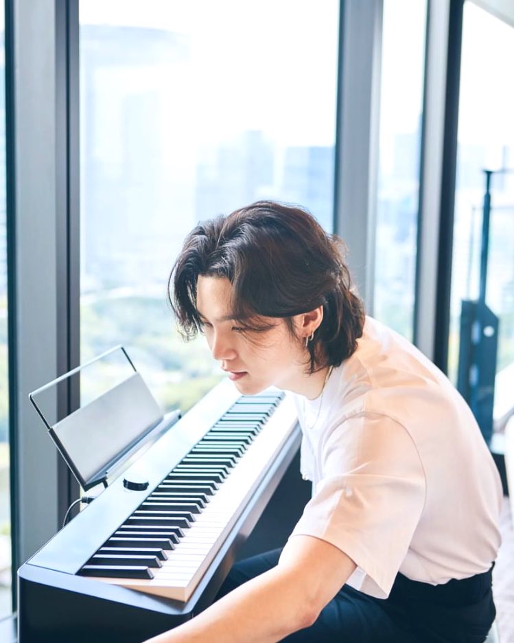 Somebody put him in a romcom