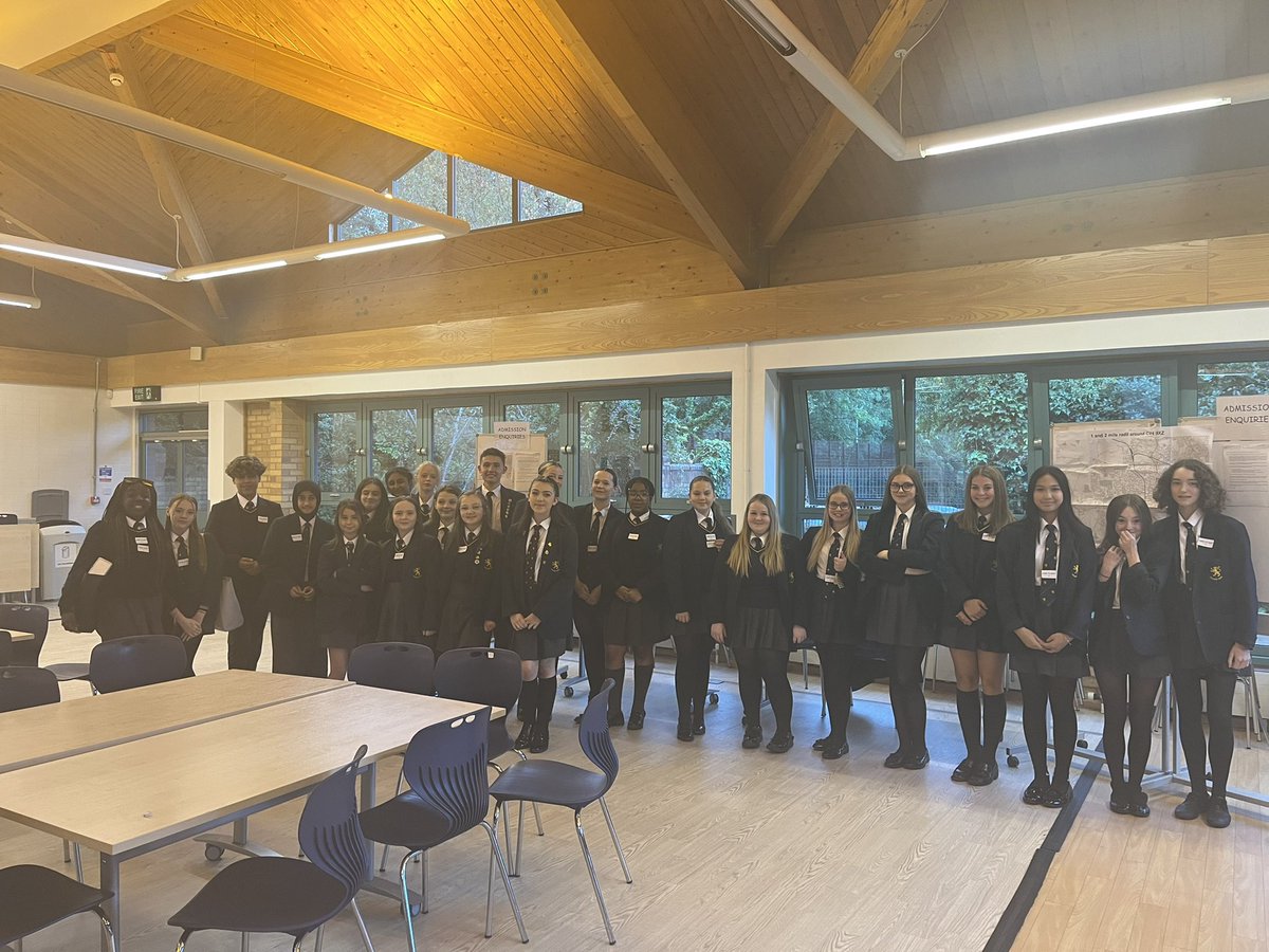 FP2Leaders's tweet photo. Our Student Leaders were tour guides for @FinhamPark2 open evening last night. Lots of positive comments from parents about how friendly and confident our students were. WELL DONE Student Leaders. #rolemodels #studentleaders #inspiring https://t.co/MiJNfi5Cu1