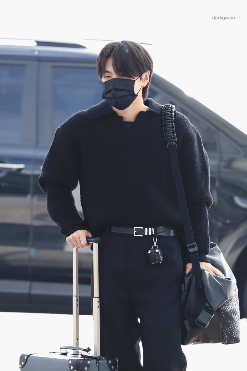 darkgreen_jay02's tweet photo. 0930 ✈️

#ENHYPEN #ENHYPEN_JAY #Jay #박종성 #엔하이픈 https://t.co/iSC67RowFo