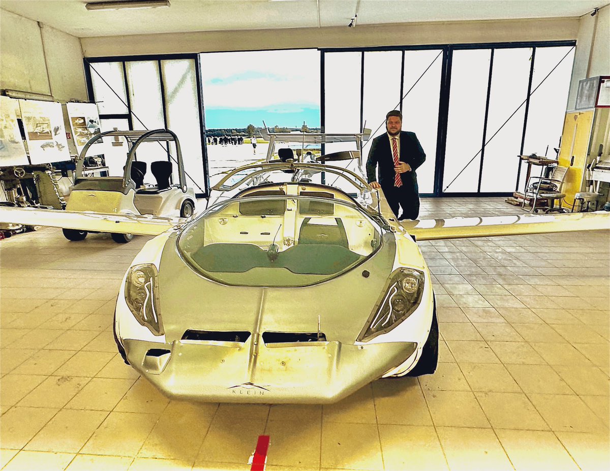 PTurosik's tweet photo. Great 1st day of meetings of 59 🇸🇰 diplomats covering the agenda of economic diplomacy, with successful entrepreneurs in different regions of #Slovakia. “Traveling to the future” with a prototype of 🇸🇰 flying car #Aircar was amazing! @klein_vision #Jokertrike 🧵(1/4) @SlovakiaMFA https://t.co/DNQmZYTQMl