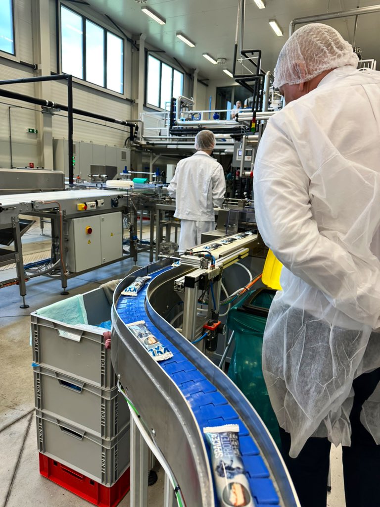 PTurosik's tweet photo. And finally, I completely fell in love with the idea of personalized visual for famous (&amp; delicious!) 🇸🇰 protein bars #HealthyFoodSupplements, dedicated to our nation branding #GoodIdeaSlovakia. My first time to see their production from so close! ☺️ (4/4) https://t.co/OJAnIiiYt4