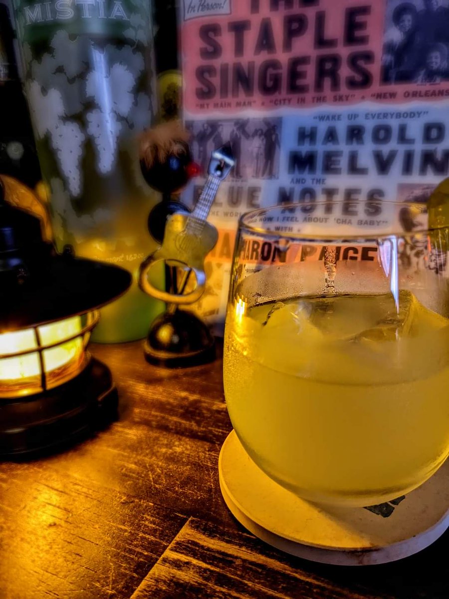 fourbars4's tweet photo. 9月もラストな
秋晴れの週末
シャインマスカットな一杯で🍸
今宵も宜しくお願いします
良い週末を…
田中タナボン彰
#fourbars #ishiyama #otsu #bar #shotbar #bluesbar #livebar #music #blues #gospel #soul #whiskey #cocktail #bourbon #livebar #barcounter #funk #music #shiga https://t.co/d25aCW6Pc7