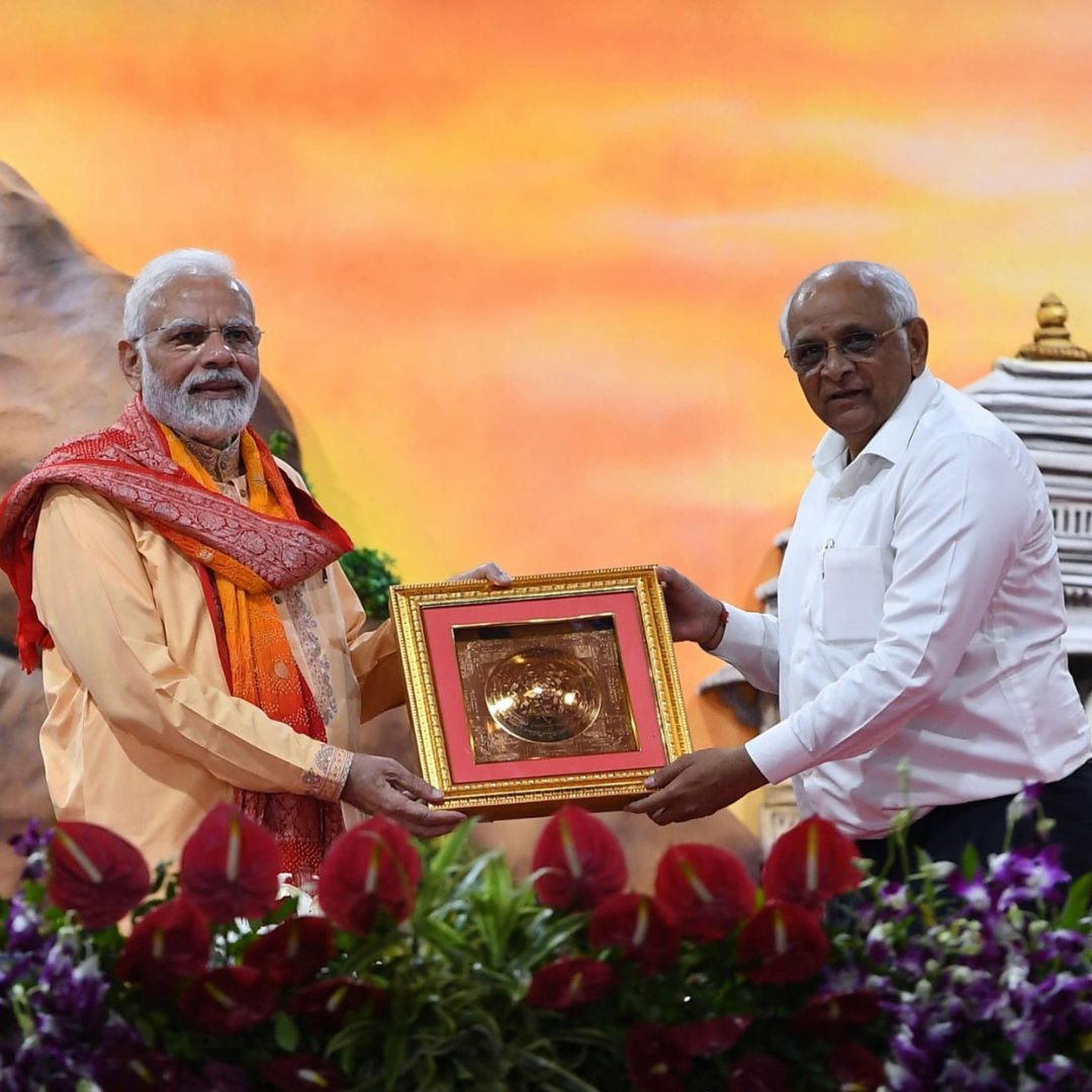 Trending_Today_'s tweet photo. PM Narendra Modi's tour to Gujarat 
#narendramodi #gujarat #primeminister #gujarattour https://t.co/X364VwoX1c