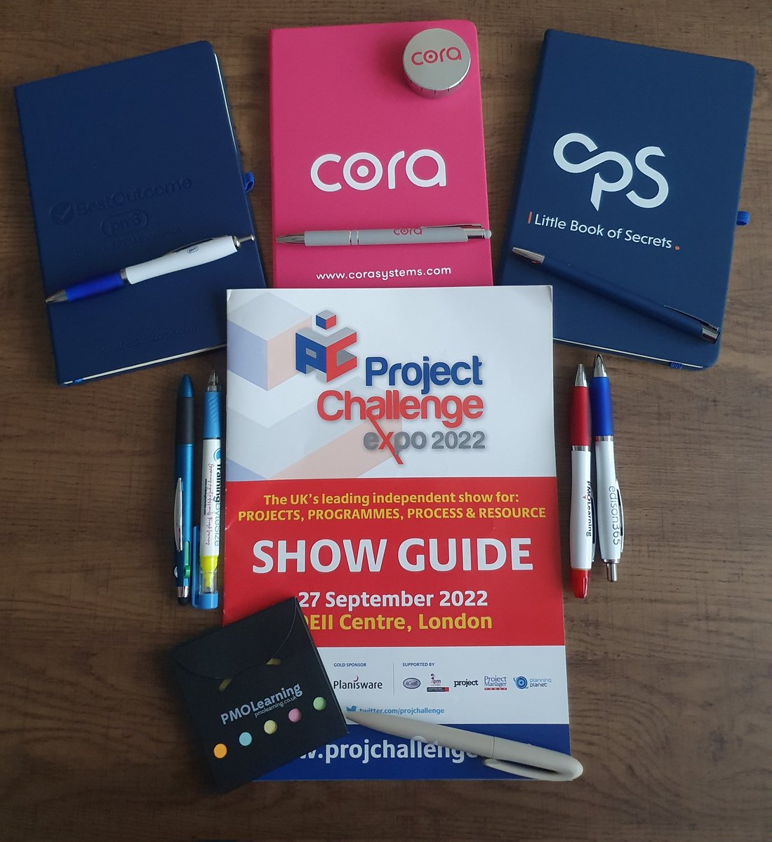 I went to a project management event earlier this week and received lots of stationery goodies!! 💙❤💙❤💙
.
.
#ilovestationery #stationeryrocks #freebies #notebooksgalore #notebooks #pens