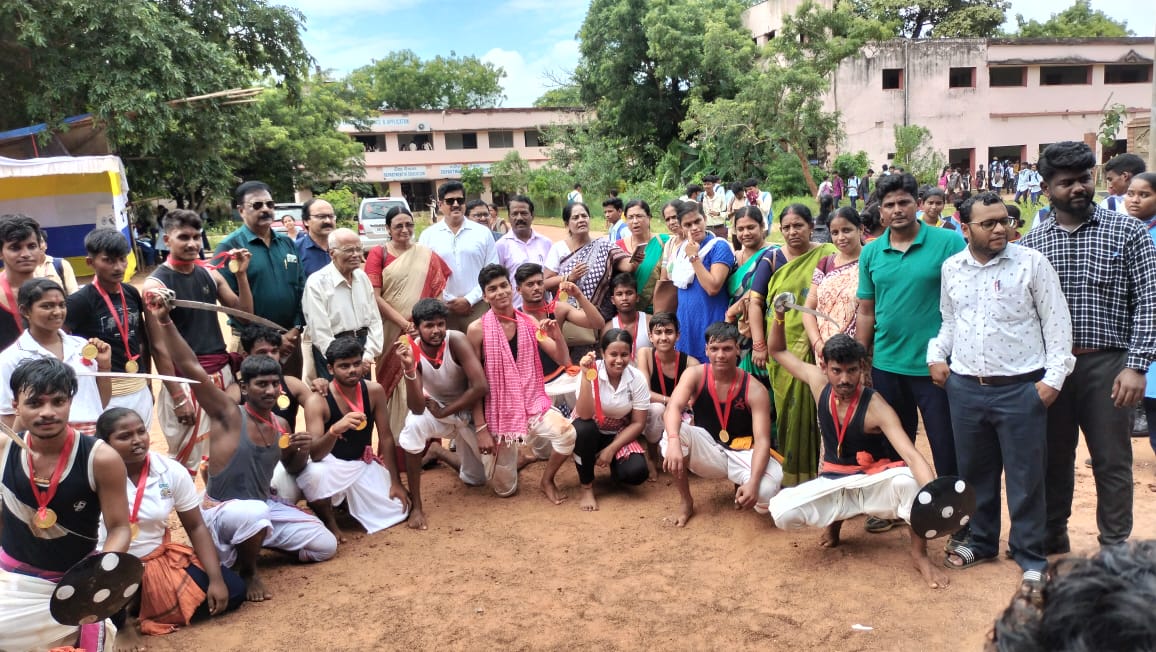 AsimaSatpathy's tweet photo. Celebration of "ODISHA'S CONTRIBUTIONS TO FREEDOM STRUGGLE AND INFLUENCE OF MAHATMA GANDHI" From 20/09/2022 to 27/09/2022 at Prananath College (Autonomous)Khordha . 

#1OGirlsbnnccbbsr 
@utkalpride 
@kalinga_sagar
#NationalCreditCrops https://t.co/cmCif2XCoj