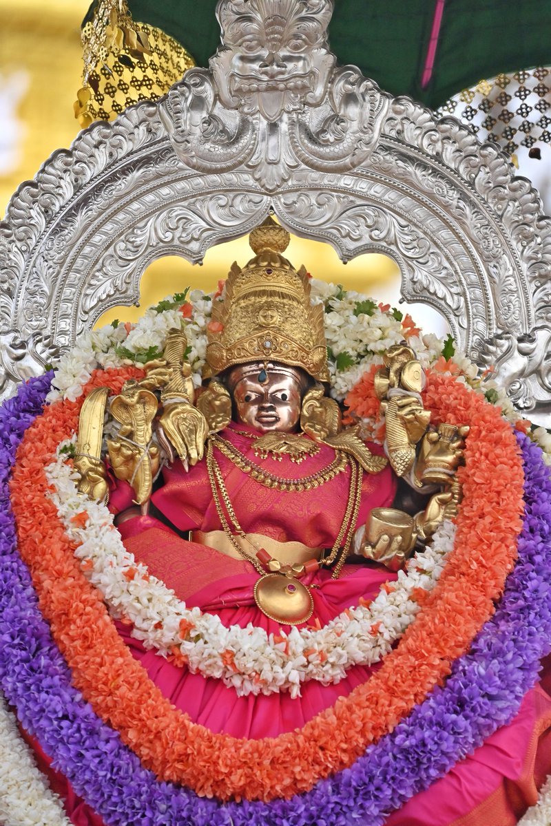 ಶರನ್ನವರಾತ್ರಿ ಪಂಚಮಿ ವಾರಾಹಿ ಅಲಂಕಾರ 🙏

#MysuruDasara #mysuru #Chamundeshwari