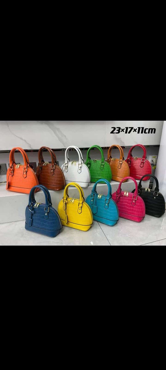 favouritabags's tweet image. No sales yet,
God please🥺 .
Ejo ma and sir o, please patronize me make i chop.
Help small girl like me grow. Support my bussiness today with your retweet please 🙏 ❤