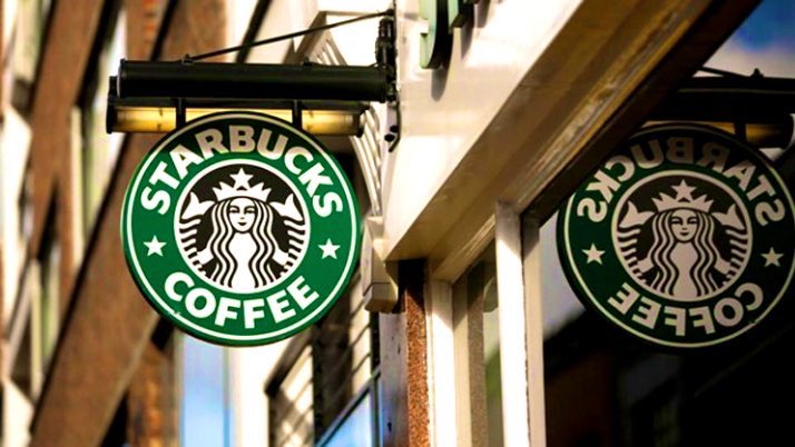 Ha aperto ufficialmente ieri il primo <a href="/Starbucks/">Starbucks</a> Caffé a #Verona, una delle tre città italiane, oltre a Milano e Roma, in cui <a href="/HowardSchultz/">Howard Schultz</a> ha conosciuto per la prima volta la cultura italiana del caffè nel 1983. Si tratta del ventesimo locale #Starbucks ad aprire in Italia.