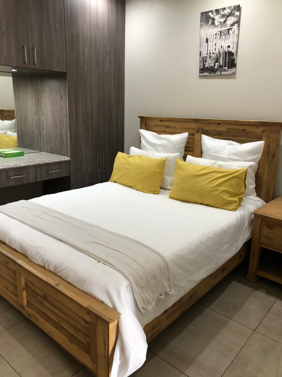 MbaliMdluli10's tweet photo. ✨️Cela Nithi Hooray ✨️
Very First Airbnb Finally ready .
More to come hopefully ❤️📍✨️
What this place offers :Garden view
City skyline view
Kitchen
Wifi
workspace
📍Loftus Park in Pretoria.
You can book on 0678391798 or
https://t.co/wovtoKhaD1 https://t.co/U4zsuEhCPt
