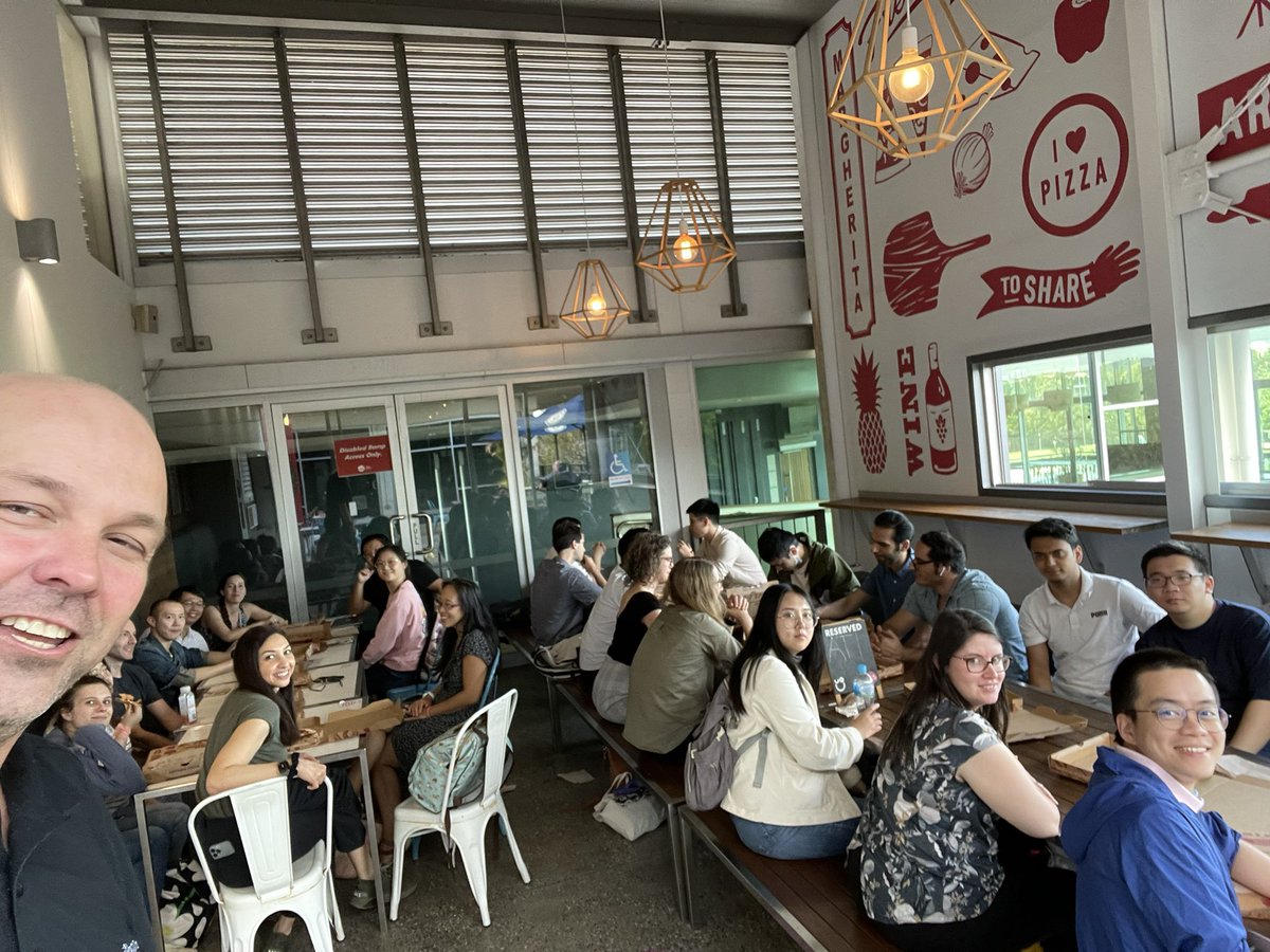 AntoBeck's tweet photo. Cellomics Innovation Forum at @UQ_News with @jessicacmar @Quan_Nguyen_UQ #NovaSeqX on our lips with a bit of #DRAGEN as well. @illumina @LawrieWheeler #pizza and #science https://t.co/hXmvWqkeI2