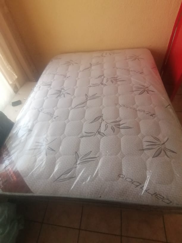YasemziniSA's tweet photo. 📣 Same Day Delivery on brand new double bed. Only R1600.
💵Cash on Delivery 🚛
📍Gauteng only
📱 069 137 5472
Ghostlady Uncle Waffles Manqoba Trevor Noah Soweto #LoadsheddingStage5 Mpoomy #BBNaija7 #deephouse #HandsOffJoburg Malema #RamaphosaQandA Dali City of Johannesburg https://t.co/g3DGX8Em9D