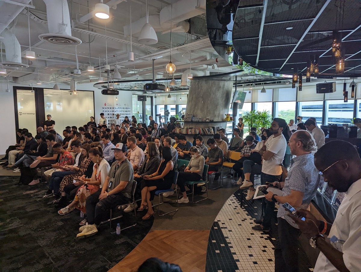 AdamFlinter's tweet photo. Full house. Under way #welcometotheblock @champmedici in the house.
Watch our stream: https://t.co/JKKHRGhUUh https://t.co/qwogHvf3Qu