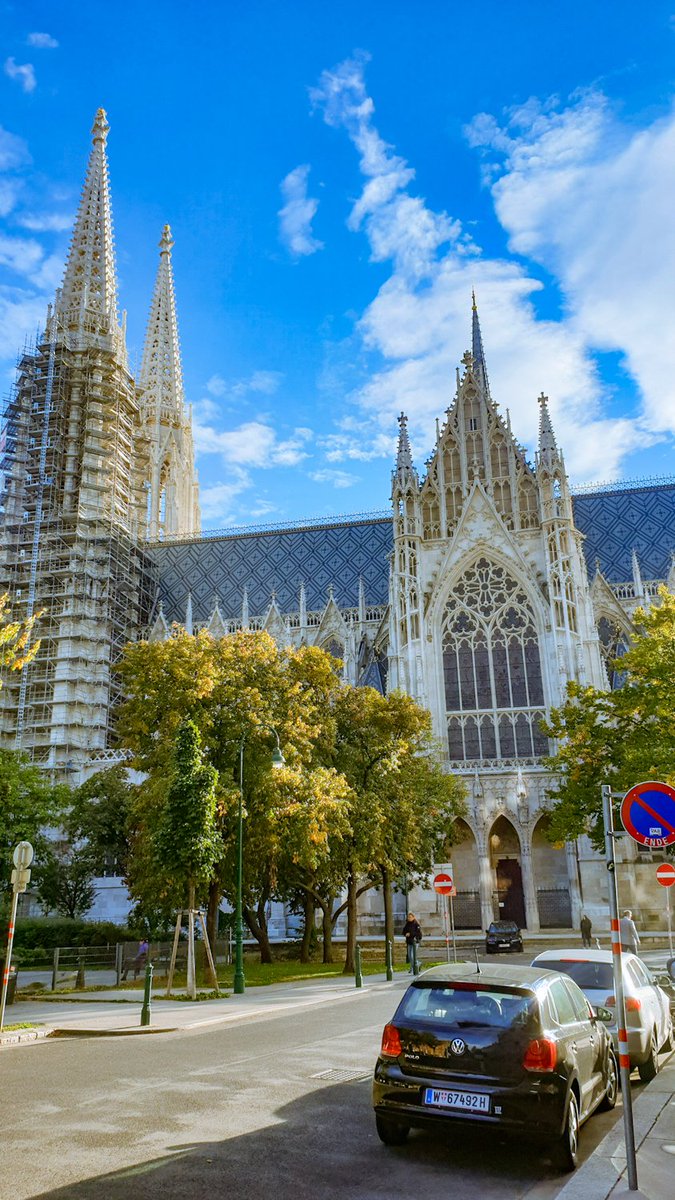 abebram82's tweet photo. Mid autumn begini emg paling enak ke belahan bumi utara. Suhunya sejuk, belum banyak hujan, langit biru. Cocok buat santai2 sambil ngopi.
#wheninvienna #wien #autumn https://t.co/qL6xQm2BGZ