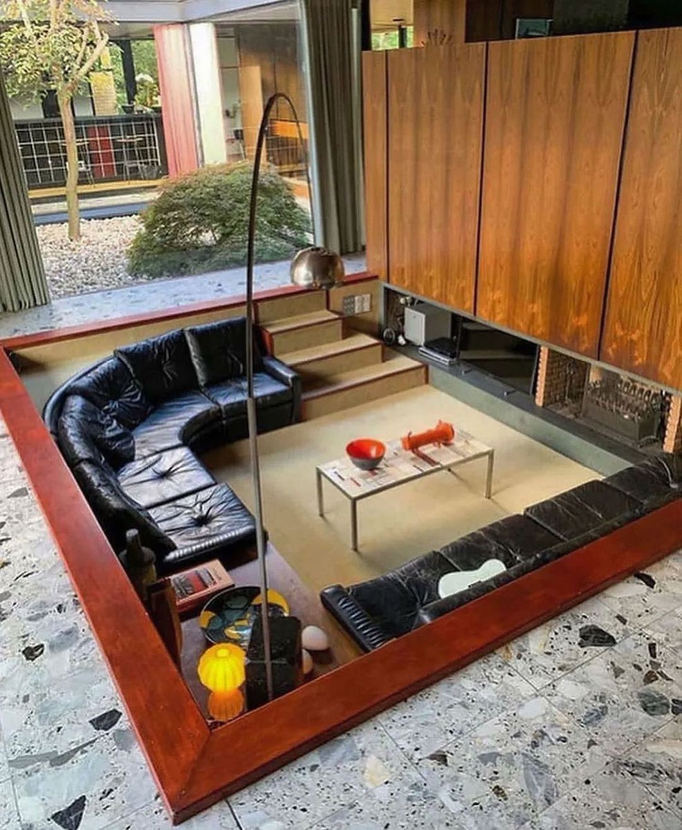 wrldrn's tweet photo. Home of Monica and Simon Siegel in Nottinghamshire, UK / Designed by David Shelley in 1970. #interiordesign #design #architecture #sofa #homedesign #LivingRoom #homedecor #homedecoration #archives #vintagehome #vintage #interiordecor https://t.co/egaiPWcv4P