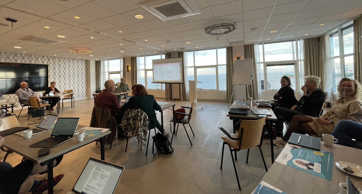 freddyweima's tweet photo. Op een prachtlocatie in Vlissingen op bezoek bij CPOZ, de samenwerking van alle Zeeuwse schoolbesturen olv ⁦@pimxaja⁩. In #Zeeland is het geheel meer dan de som der delen. https://t.co/NONxkRbaq0
