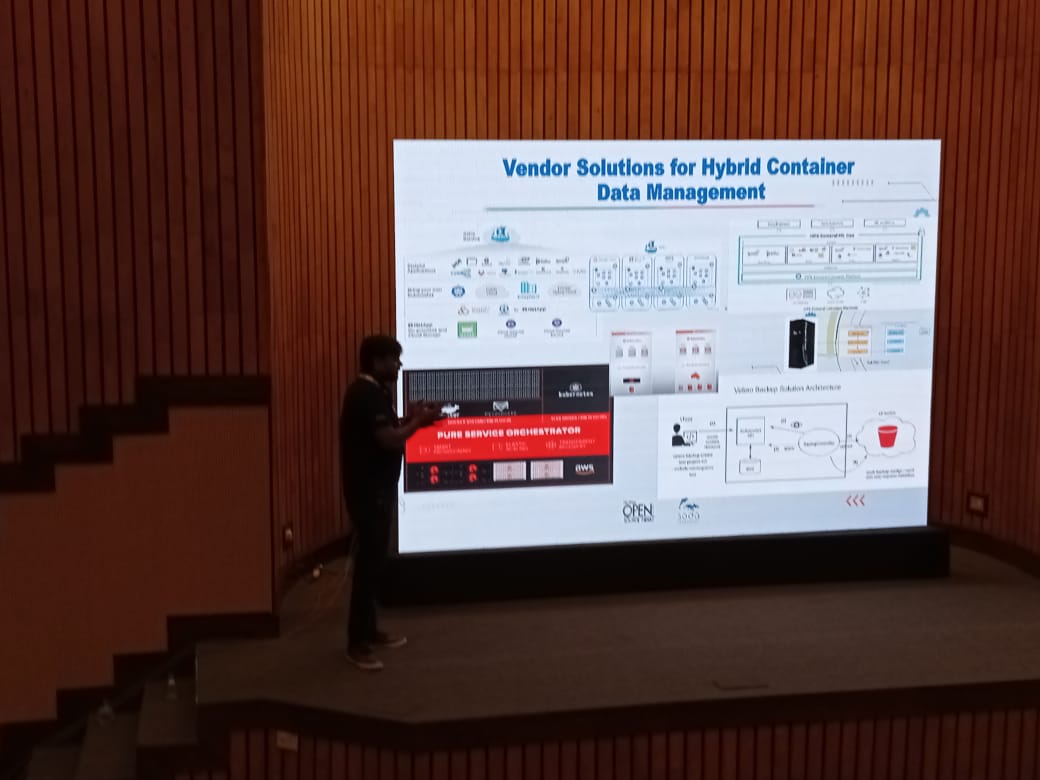 OpenSourceForU's tweet image. Pravin Ranjan, Sr. System Architect from @Huawei Technologies is now on stage discussing “Data Management in Container and Multicloud Era” at our Data &amp;amp; Bases: Open Source Rocks! Track in Hall C at Open Source India 2022.

#OSI2022 #OpenSource #Bengaluru #Kubernetes #Developers